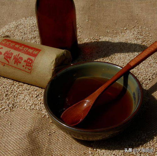 芝麻香油與小磨香油有啥區(qū)別？聽老油工怎么說，牢記1點(diǎn)優(yōu)質(zhì)好吃